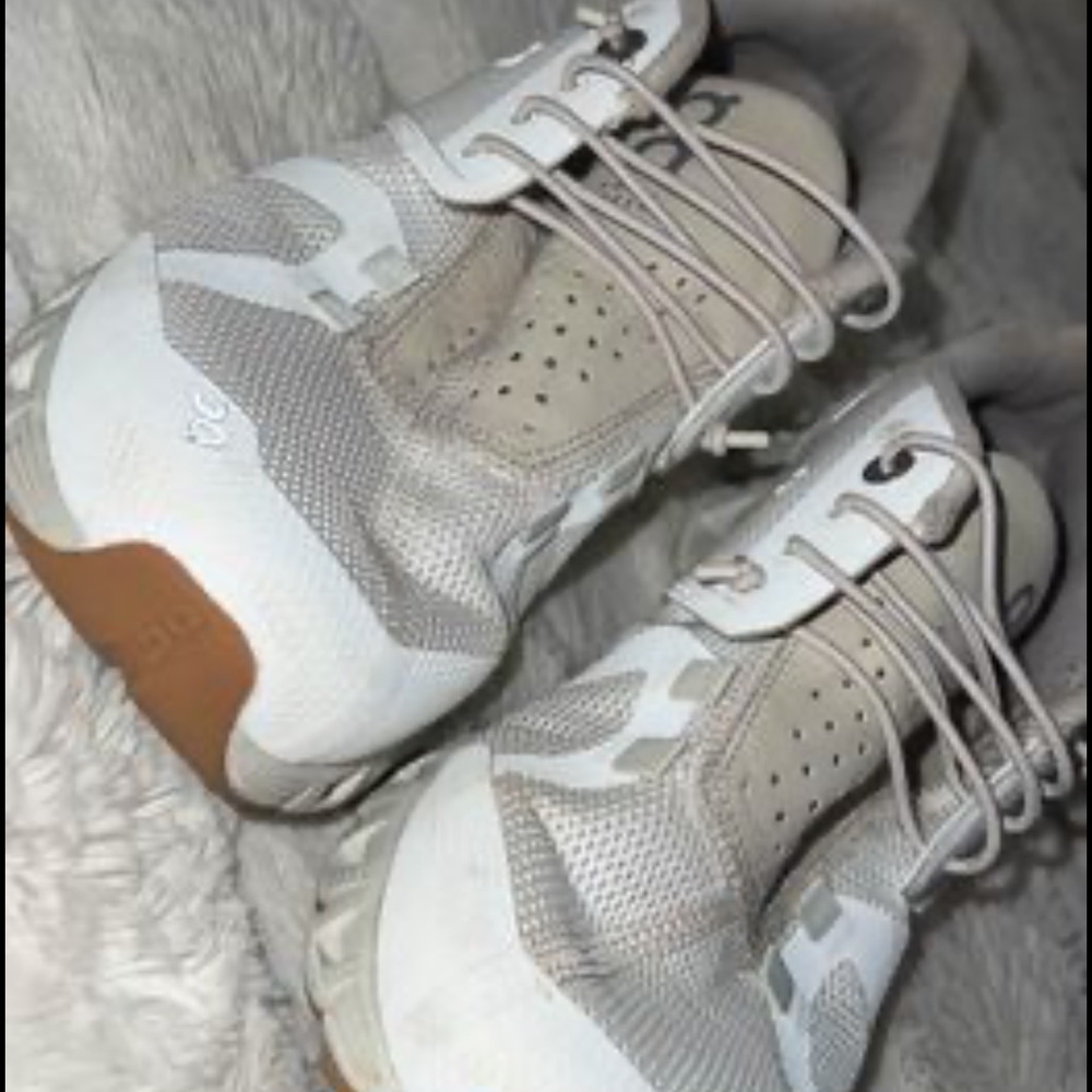 On Cloud Swiss Engineering Athletic Running